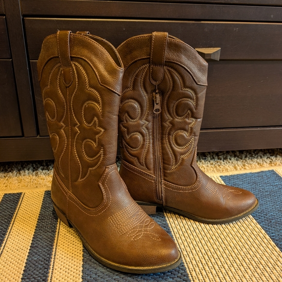 NIB Cat & Jack Brown Western-Style Montana kids Boots size 4 - Picture 1 of 10